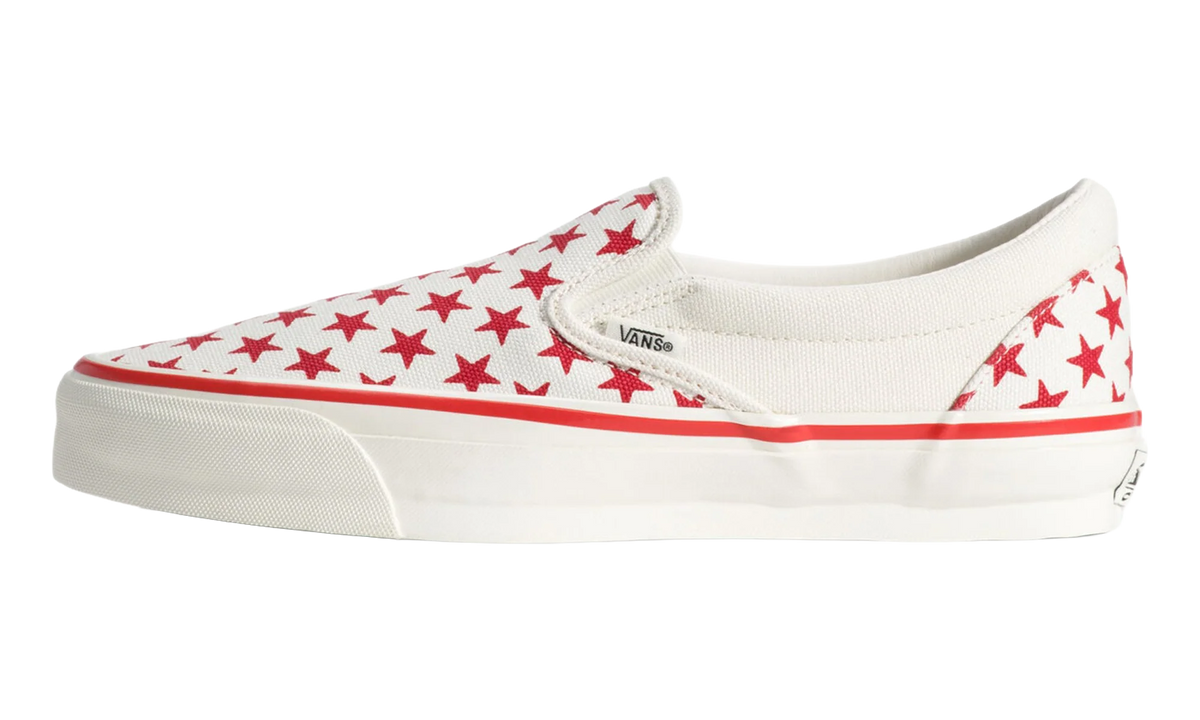 Classic Slip-On 98 LX "STARS RACING RED / MARSHMALLOW" VN000Z7ZBOP