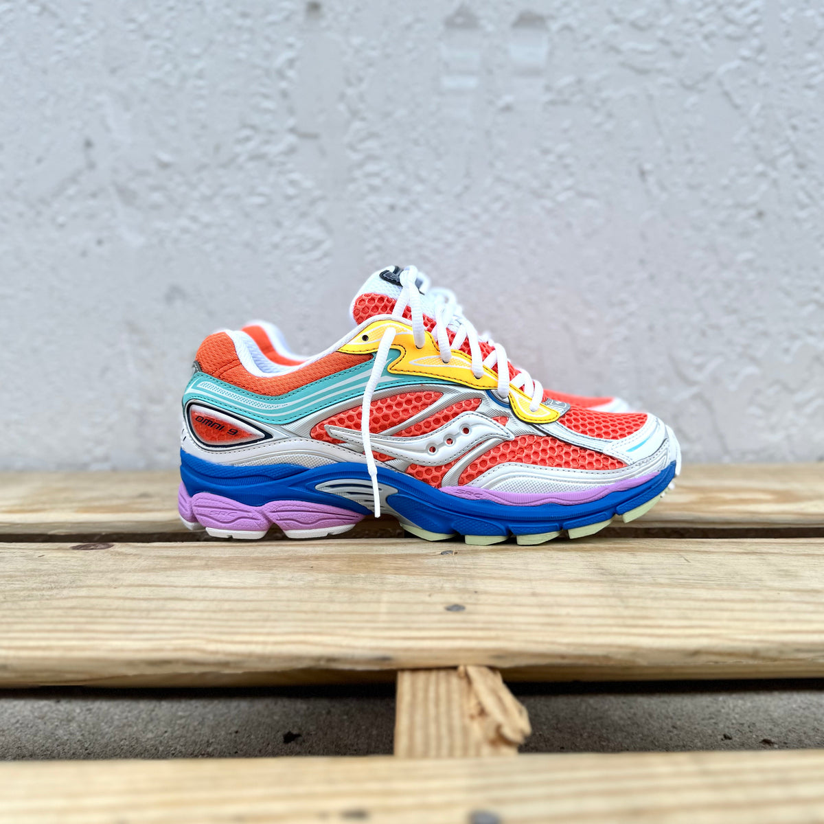 Mens Saucony ProGrid Omni 9 (Orange/Multi)