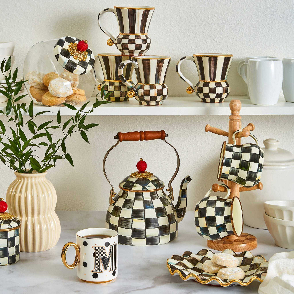Iconic Black & White Courtly Check Enamel Tea Kettle 1,89L by MacKenzie-Childs