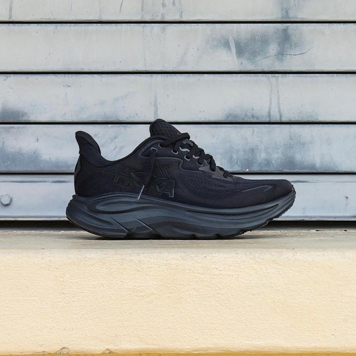 Mens HOKA Clifton 10 (Black/Black)