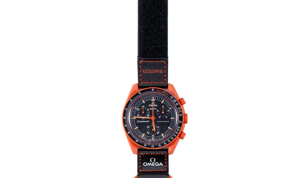 Swatch x Omega Bioceramic Moonswatch "Mission On Earth Lava" SO33O100