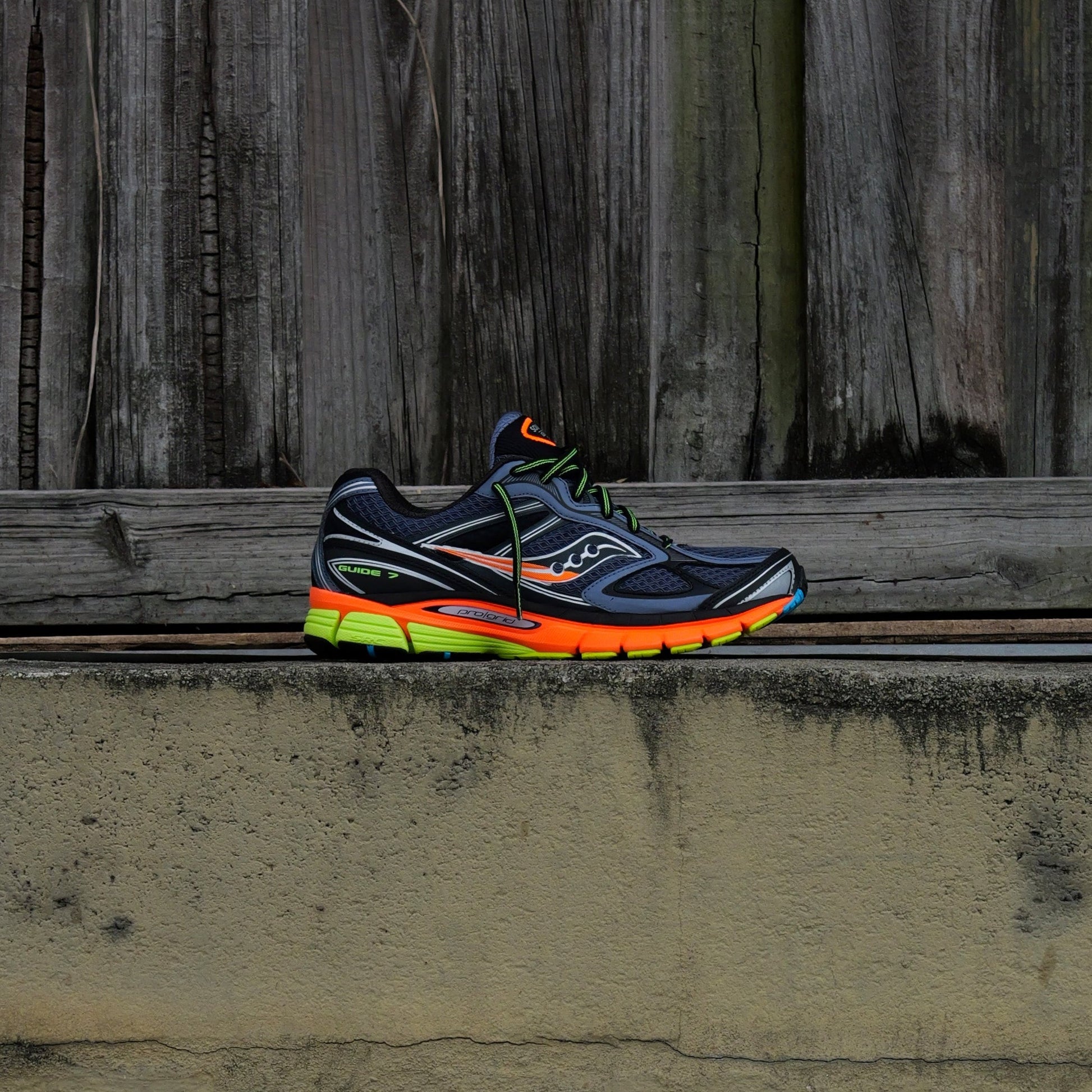 Mens Saucony ProGrid Guide 7 (Grey/Multi)